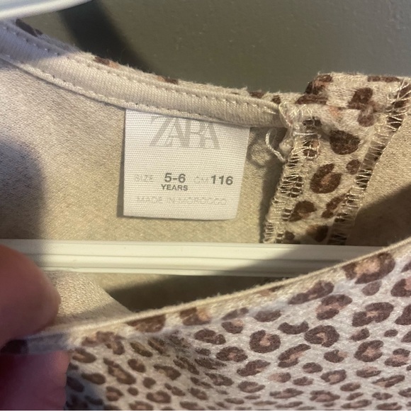 Zara • Soft Leopard Jacquard Dress • - Picture 3 of 3